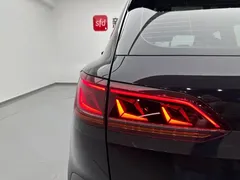 2022 Volkswagen Touareg 3.0TSI Black Sport Package, чёрный — фото 27