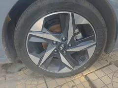 2022 Hyundai Elantra 1.5L CVT LUX Premium — фото 8