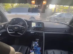 2022 Hyundai Elantra 1.5L CVT LUX Premium — фото 10