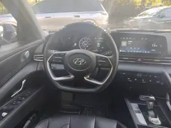 2022 Hyundai Elantra 1.5L CVT LUX Premium — фото 11