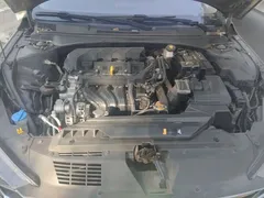 2022 Hyundai Elantra 1.5L CVT LUX Premium — фото 21