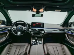 2021 BMW 5 Series 530Li Leading M Sport Package, чёрный — фото 19