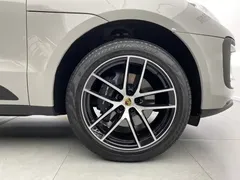 2022 Porsche Macan 2.0T — фото 7