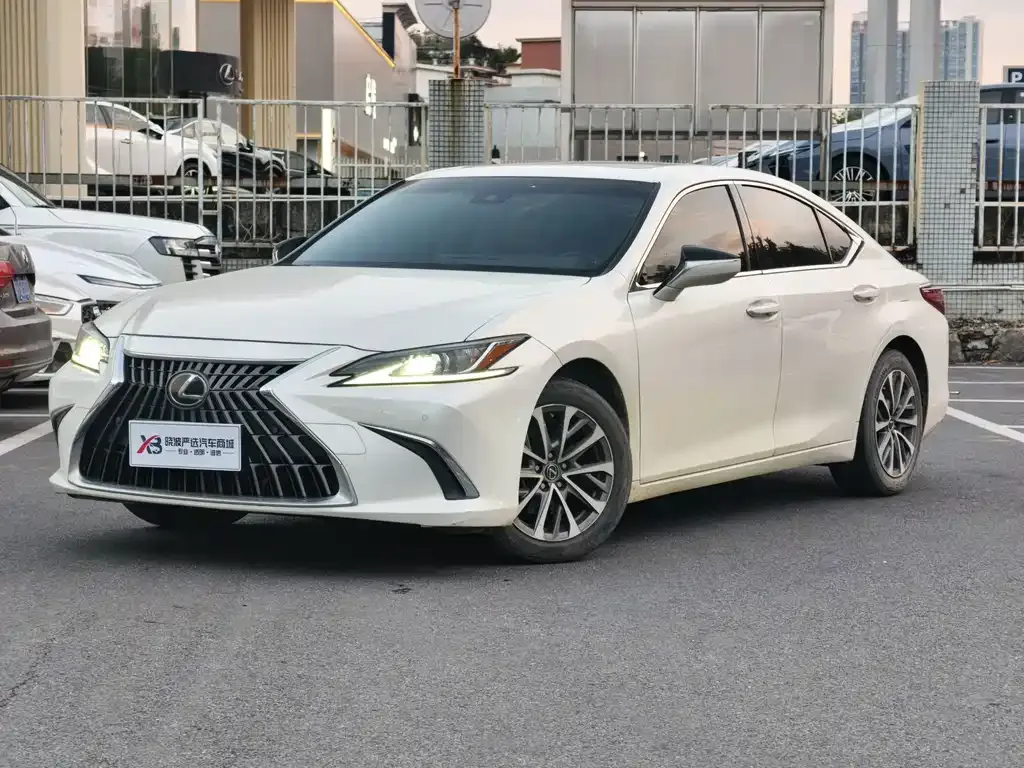 2022 Lexus ES 200 Excellence