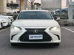 2022 Lexus ES 200 Excellence, белый — фото 2