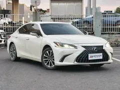 2022 Lexus ES 200 Excellence, белый — фото 3