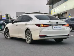 2022 Lexus ES 200 Excellence, белый — фото 6