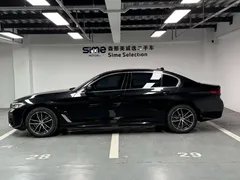 2022 BMW 5 Series 525Li M Sport Package, чёрный — фото 2