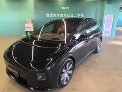 2025 Li Auto i8 Standard, чёрный — фото 1
