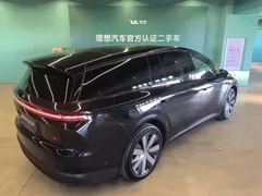 2025 Li Auto i8 Standard, чёрный — фото 2