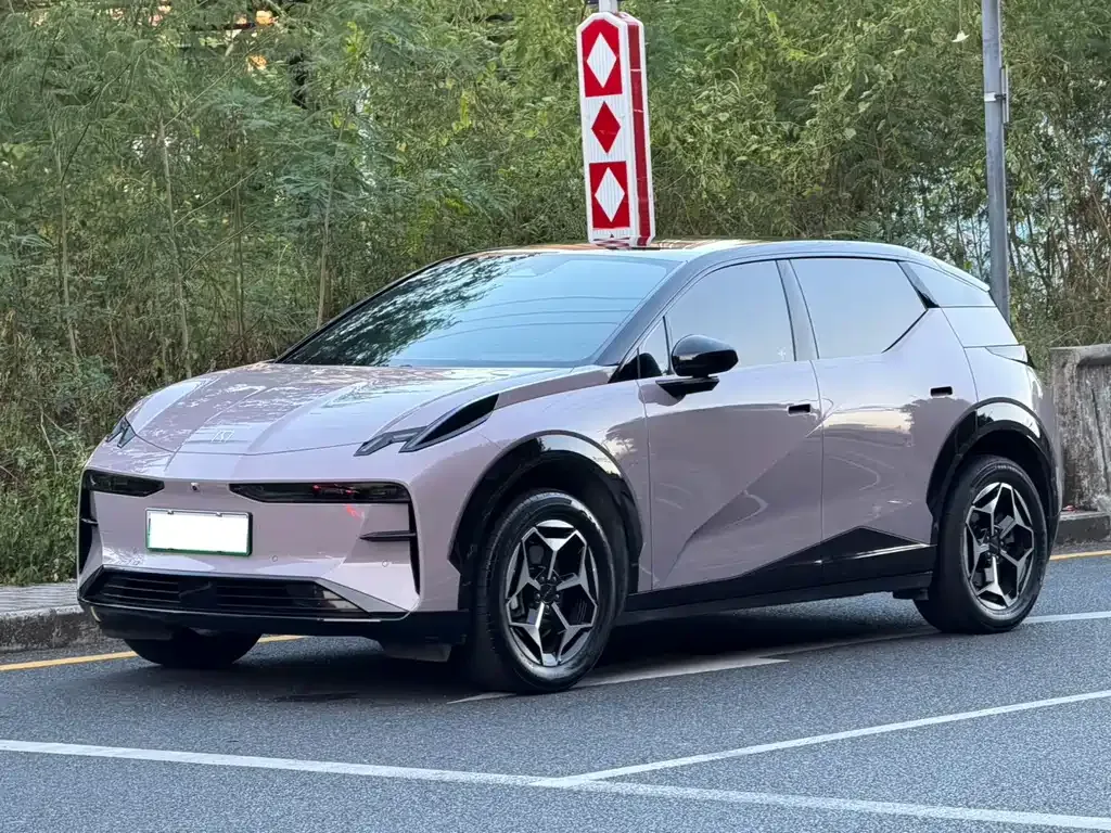 2025 Zeekr X 5-seat RWD