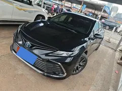 2021 Toyota Camry Hybrid 2.5HG Luxury, чёрный — фото 1