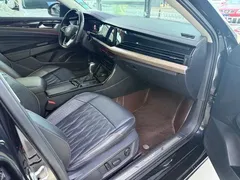 2021 Volkswagen Passat 330TSI Luxury, чёрный — фото 10