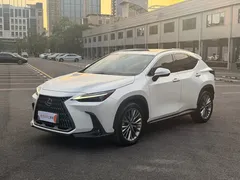 2022 Lexus NX 400h+ PHEV, белый — фото 1