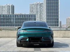 2025 Xiaomi SU7 Ultra Ultra, зелёный — фото 5