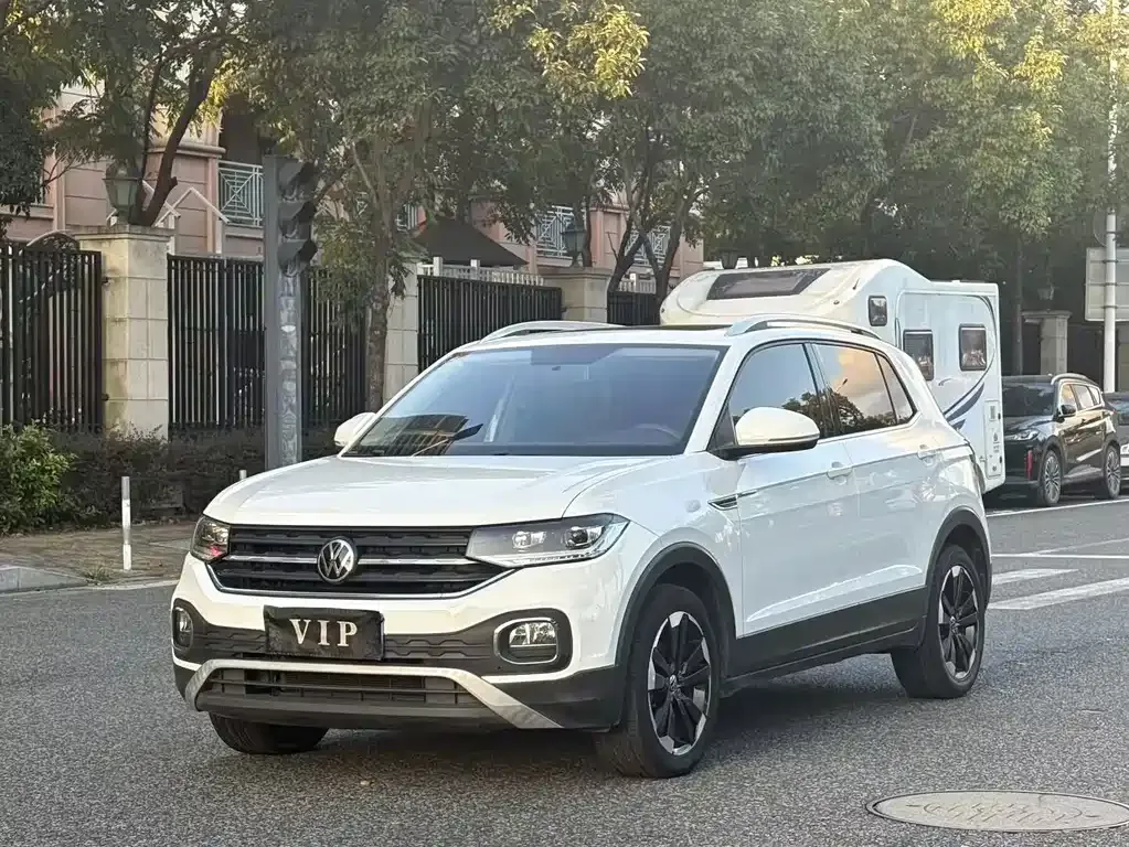 2021 Volkswagen Tacqua 1.5L AT