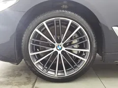 2022 BMW 5 Series 530Li M Sport Package, чёрный — фото 17