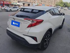2020 Toyota C-HR 2.0L, белый — фото 3