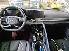 2021 Hyundai Elantra 1.5L CVT LUX Premium — фото 10