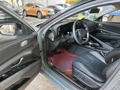 2021 Hyundai Elantra 1.5L CVT LUX Premium — фото 17