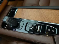 2021 Volvo XC90 7-seat, чёрный — фото 12