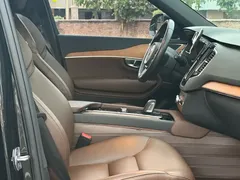 2021 Volvo XC90 7-seat, чёрный — фото 14