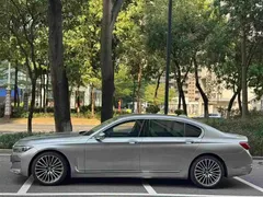 2019 BMW 7 Series 740Li Leading M Sport Package — фото 2