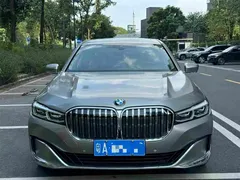 2019 BMW 7 Series 740Li Leading M Sport Package — фото 3
