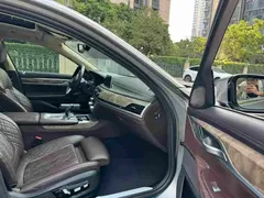 2019 BMW 7 Series 740Li Leading M Sport Package — фото 8
