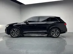 2021 Audi Q7 55 TFSI quattro S line Sport, чёрный — фото 4