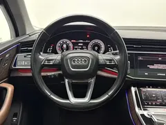 2021 Audi Q7 55 TFSI quattro S line Sport, чёрный — фото 13