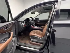 2021 Audi Q7 55 TFSI quattro S line Sport, чёрный — фото 15