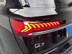 2021 Audi Q7 55 TFSI quattro S line Sport, чёрный — фото 19