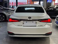 2023 Lexus ES 200 Excellence, белый — фото 4
