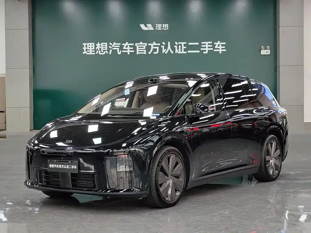 2025 Li Auto i8 Standard