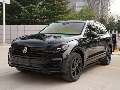 2021 Volkswagen Touareg 3.0TSI Black Sport Package