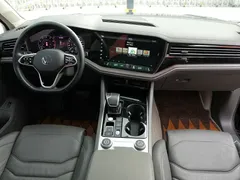 2021 Volkswagen Touareg 3.0TSI Black Sport Package, чёрный — фото 4