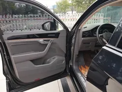 2021 Volkswagen Touareg 3.0TSI Black Sport Package, чёрный — фото 12