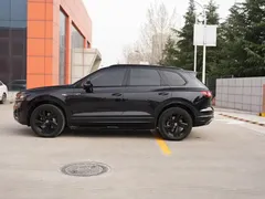 2021 Volkswagen Touareg 3.0TSI Black Sport Package, чёрный — фото 14