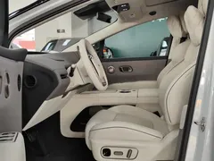 2025 Li Auto i8 Standard, белый — фото 3