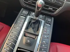 2021 Porsche Macan 2.0T — фото 12
