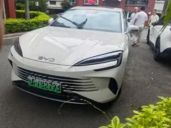 2024 BYD Seal PHEV 1.5L 121km Premium — фото 6