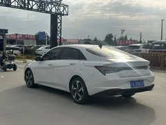 2022 Hyundai Elantra 240TGDi DCT LUX Premium, белый — фото 8
