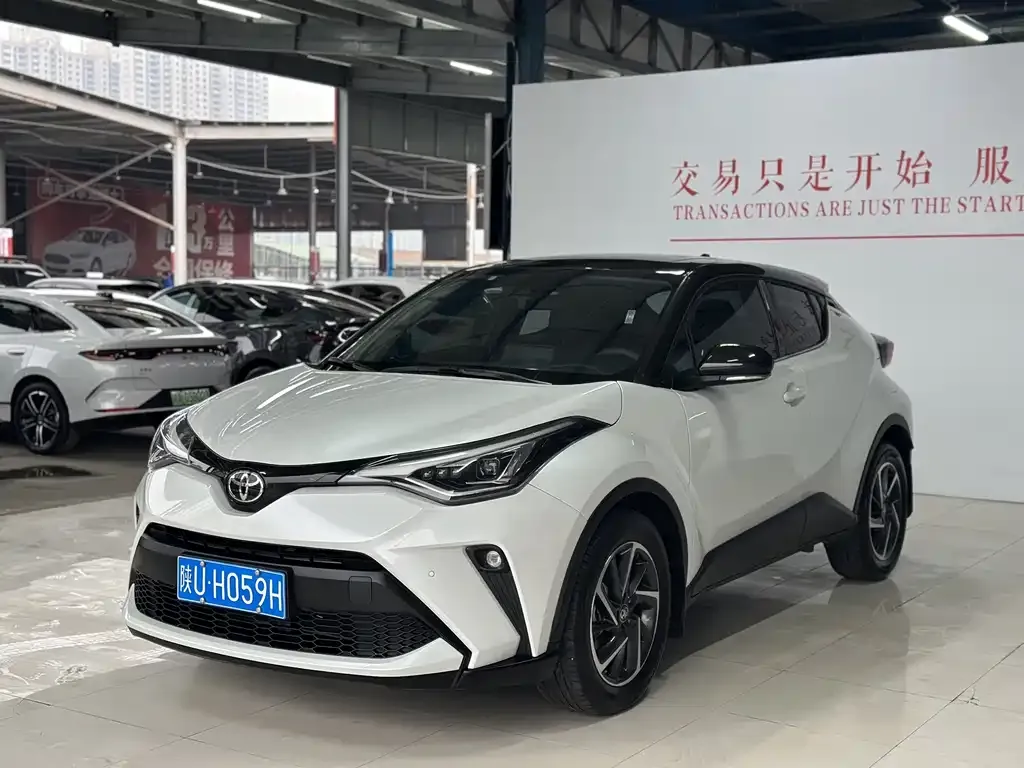 2022 Toyota C-HR 2.0L Leading