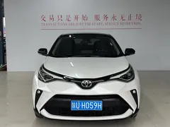 2022 Toyota C-HR 2.0L Leading, белый — фото 2