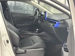 2022 Toyota C-HR 2.0L Leading, белый — фото 5