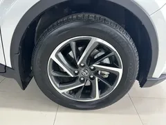 2022 Toyota C-HR 2.0L Leading, белый — фото 10