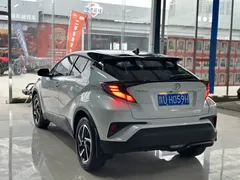2022 Toyota C-HR 2.0L Leading, белый — фото 11