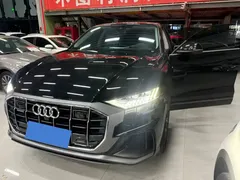 2023 Audi Q8 55 TFSI Luxury Sport, чёрный — фото 1
