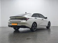 2021 Hyundai Elantra 240TGDi DCT LUX Premium, белый — фото 3